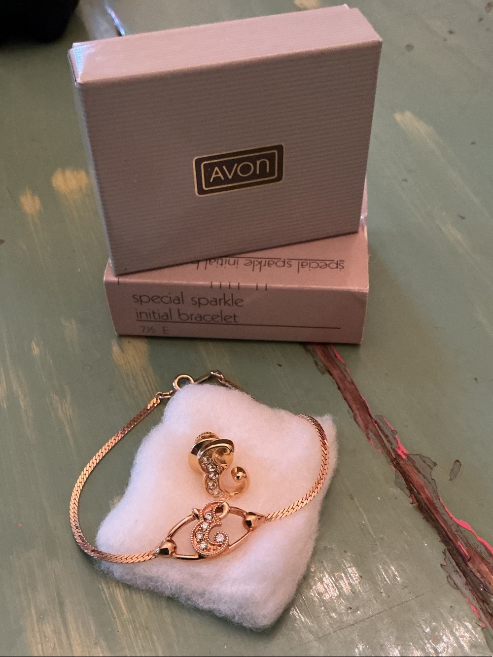 Avon Gold-Tone Sparkle Initial Bracelet and Pin - Letter E